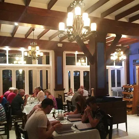 Tasmaria Aparthotel Paphos